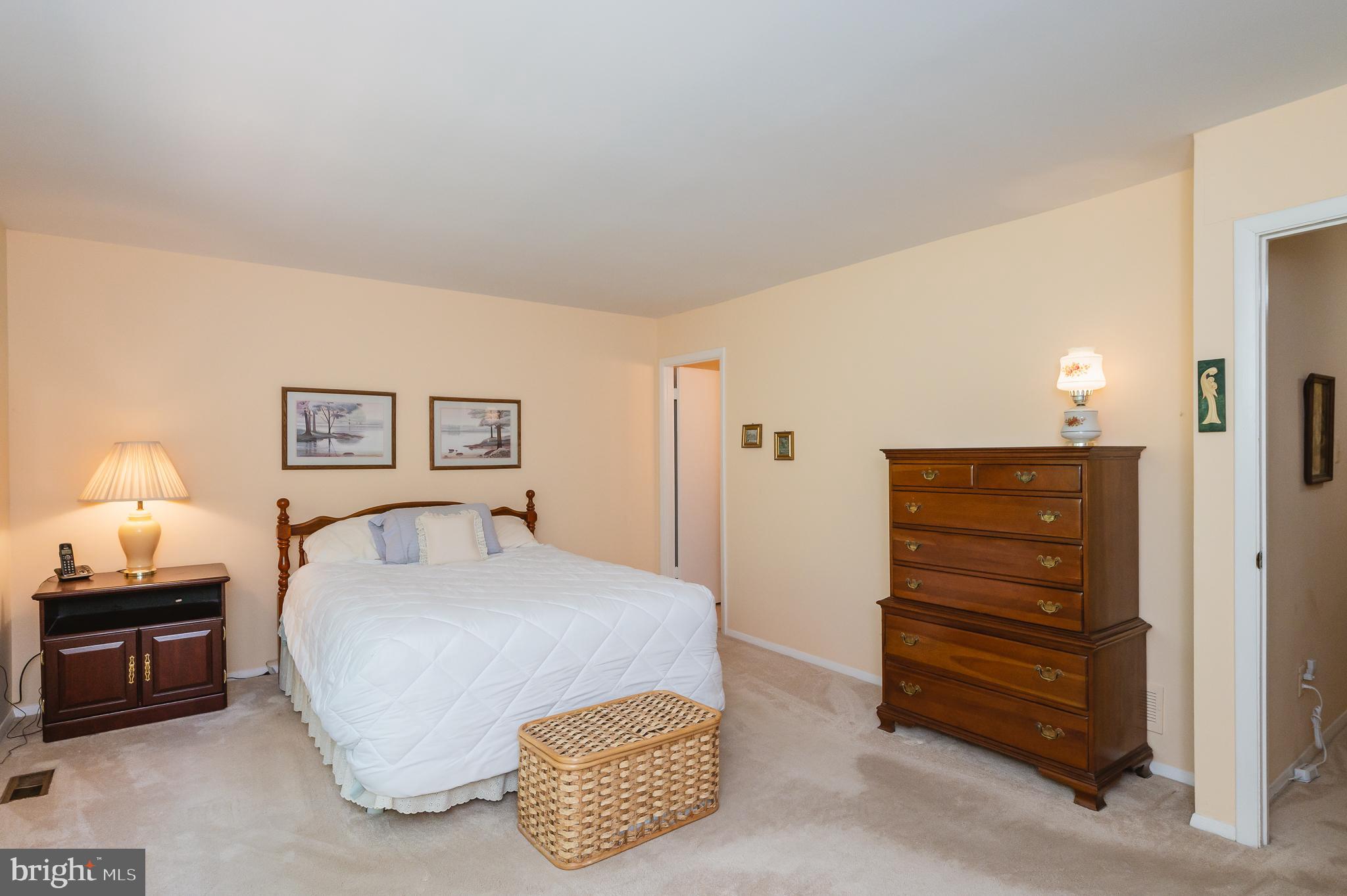 SILVER LAKE - Residential