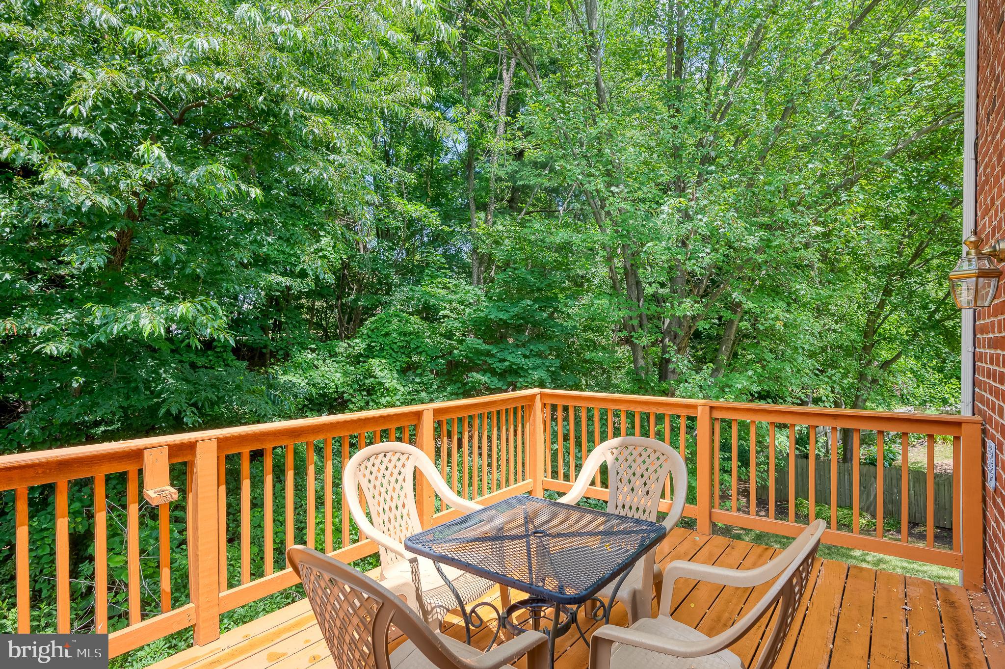 SILVER LAKE - Residential