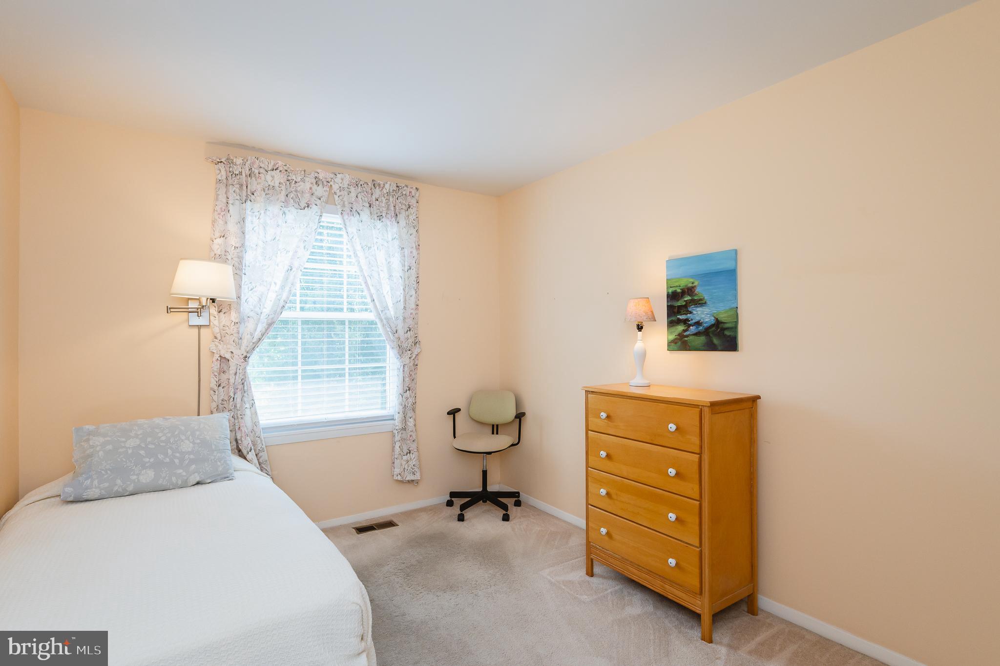 SILVER LAKE - Residential