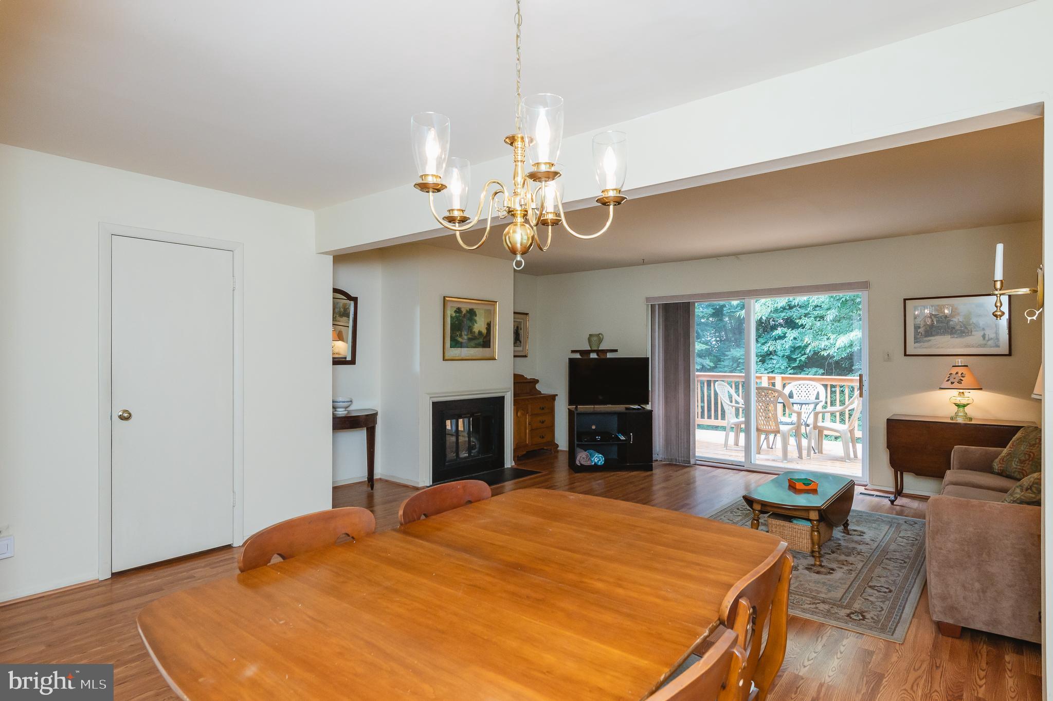 SILVER LAKE - Residential