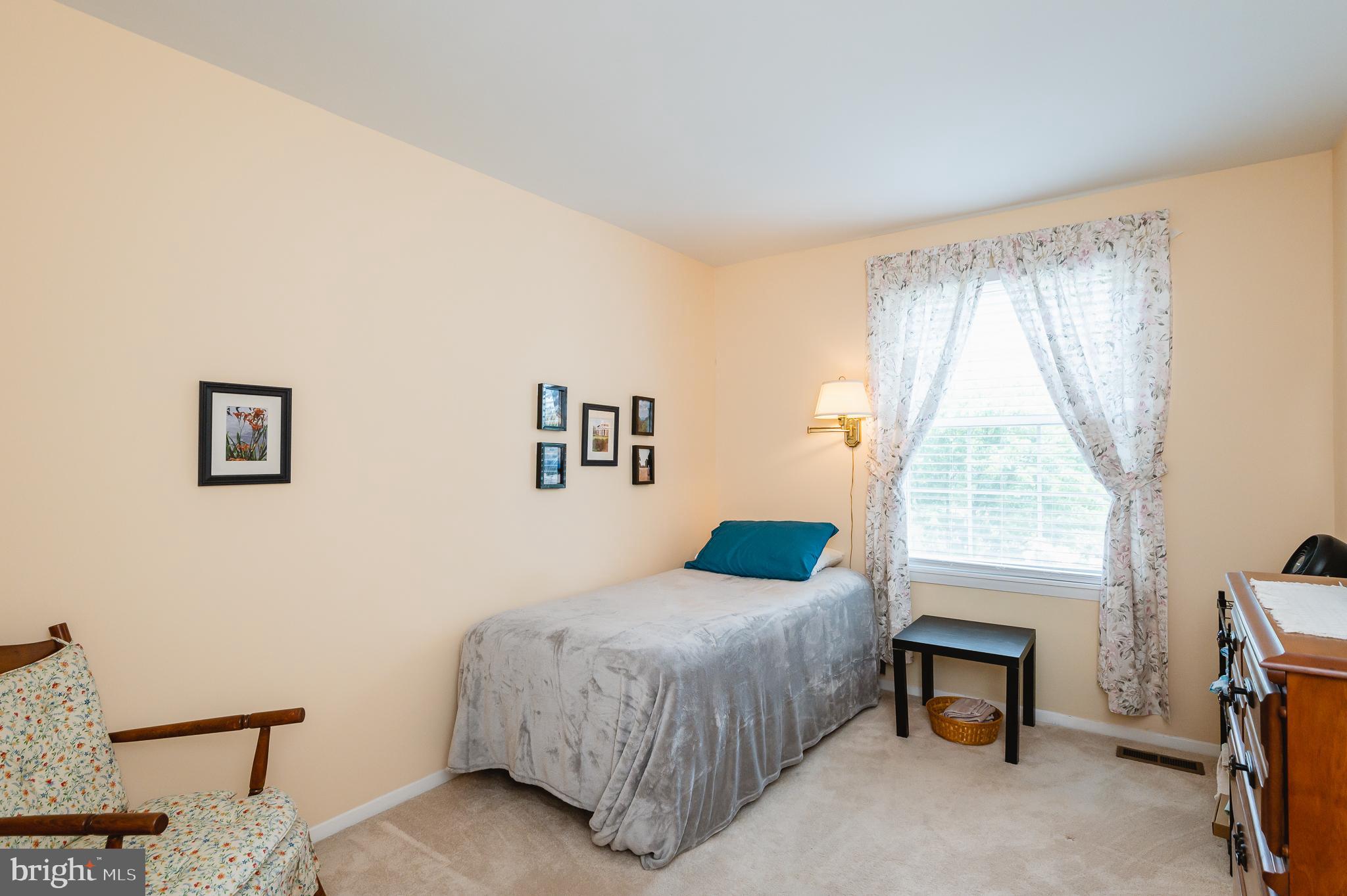 SILVER LAKE - Residential