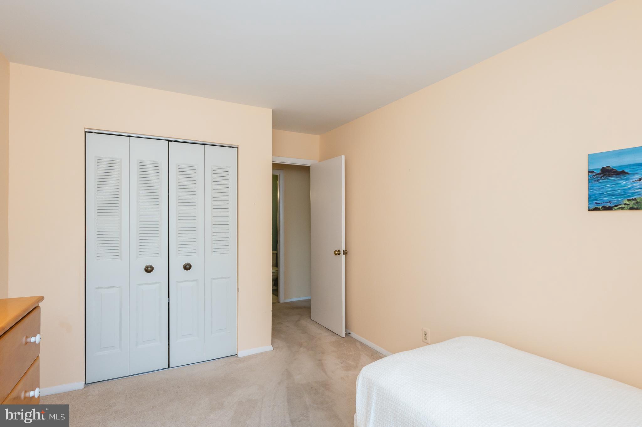 SILVER LAKE - Residential