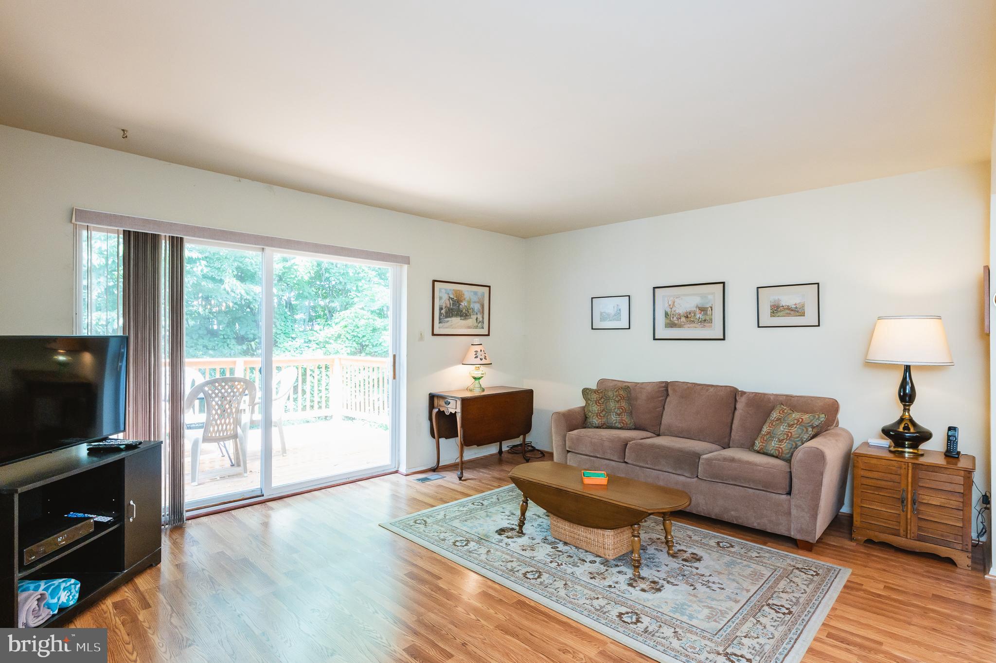 SILVER LAKE - Residential