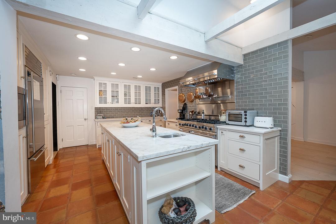 GLADWYNE - Residential