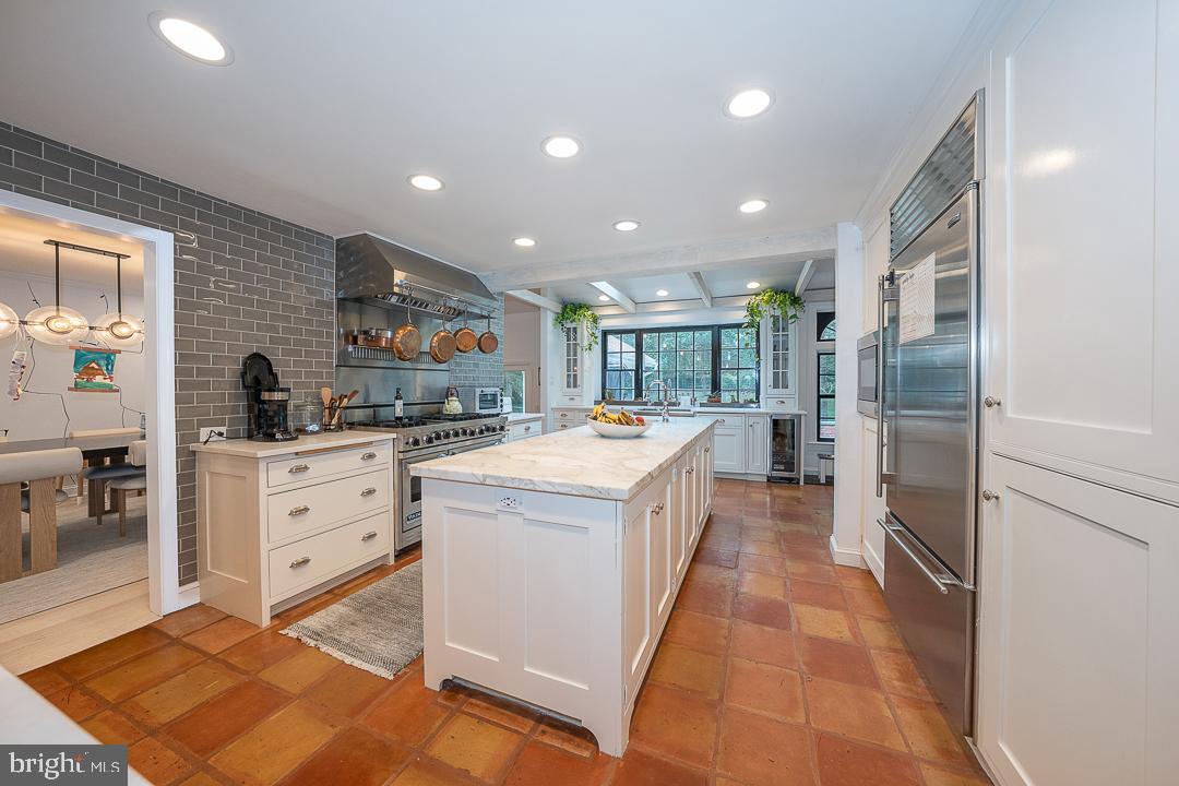 GLADWYNE - Residential