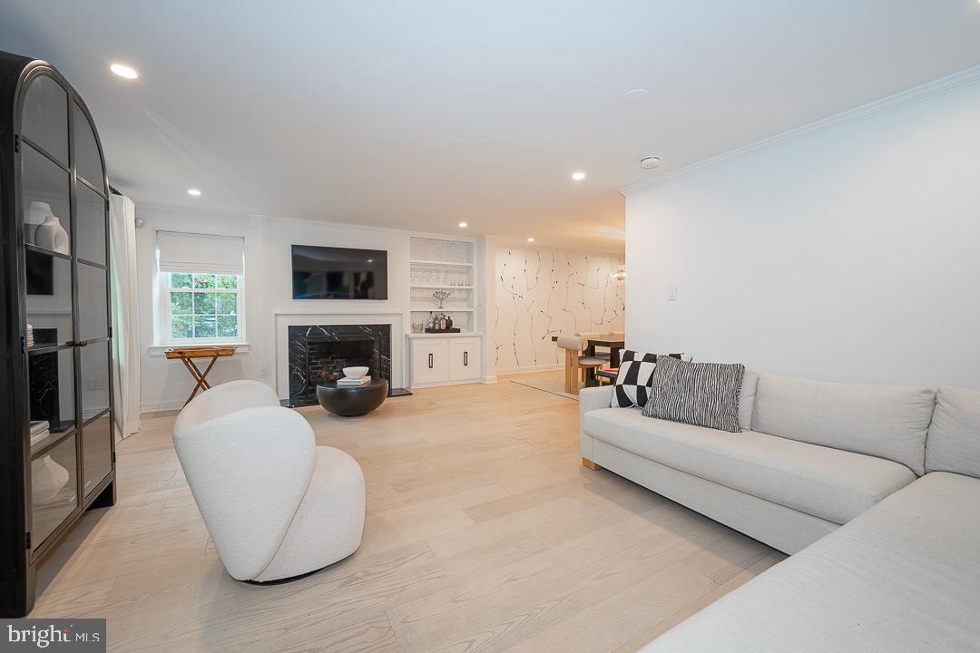 1119 WAVERLY ROAD