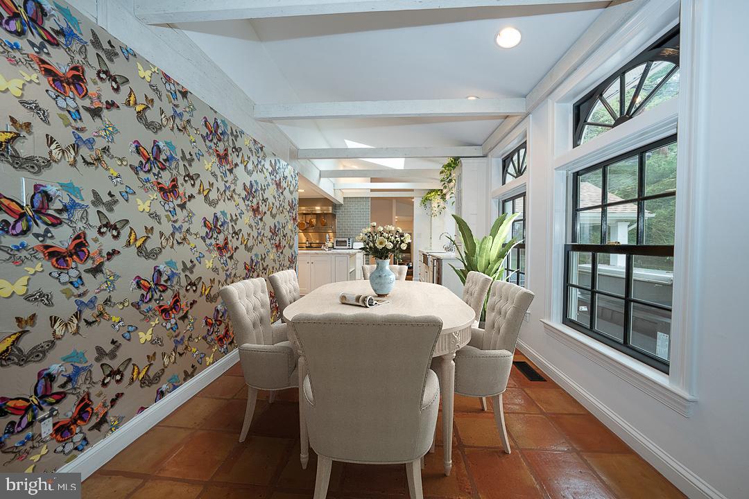 GLADWYNE - Residential