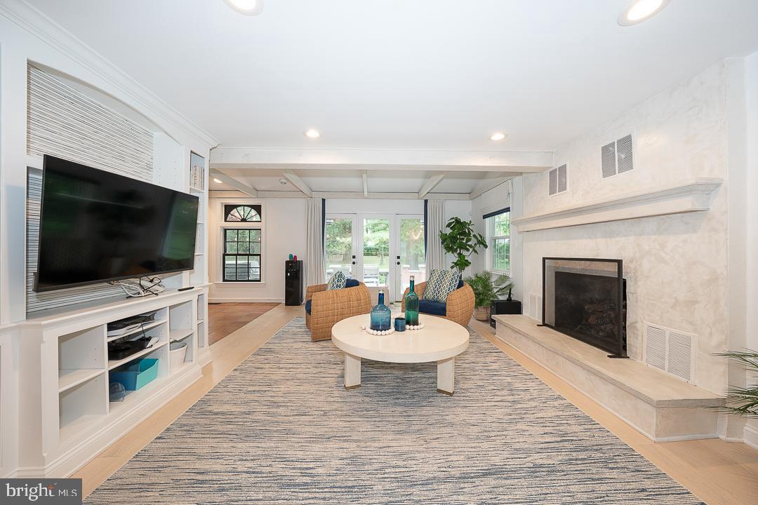 GLADWYNE - Residential