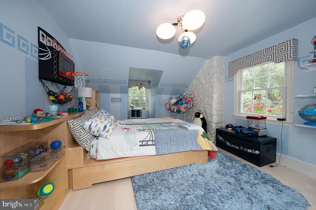 GLADWYNE - Residential