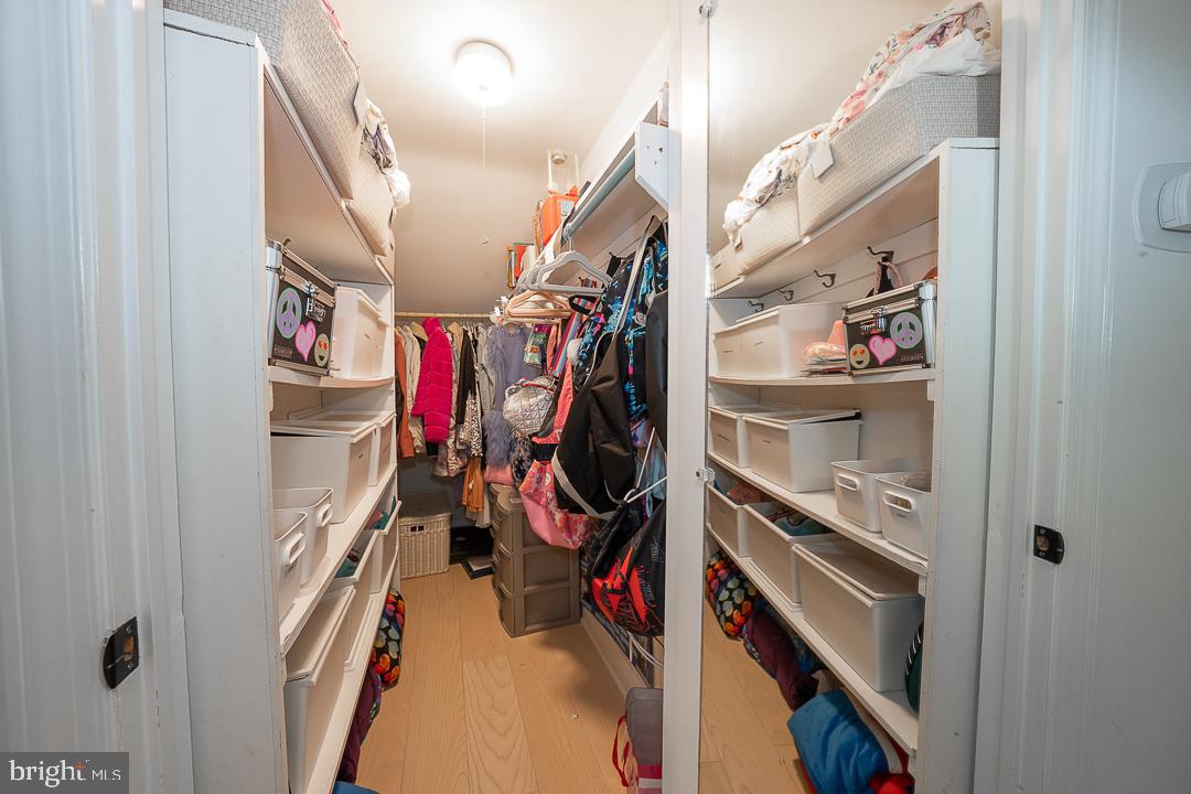 GLADWYNE - Residential