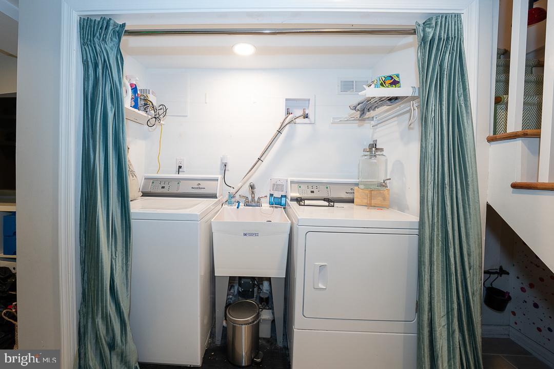 GLADWYNE - Residential