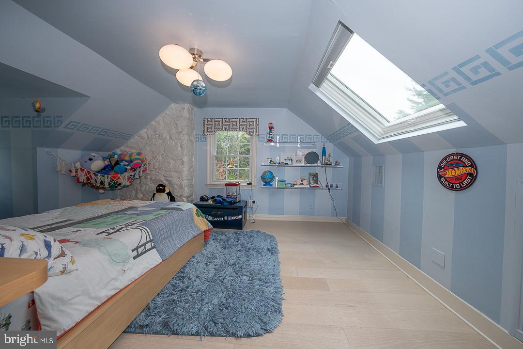 GLADWYNE - Residential