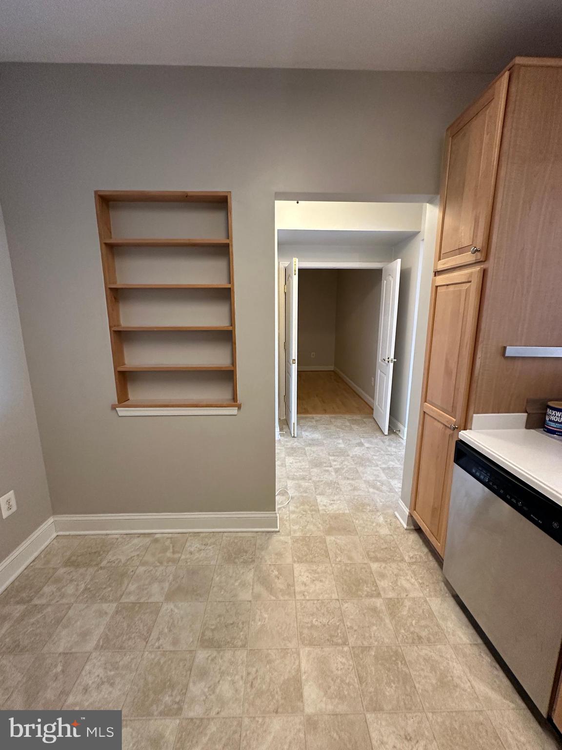 RIVER HILL - Residential Lease