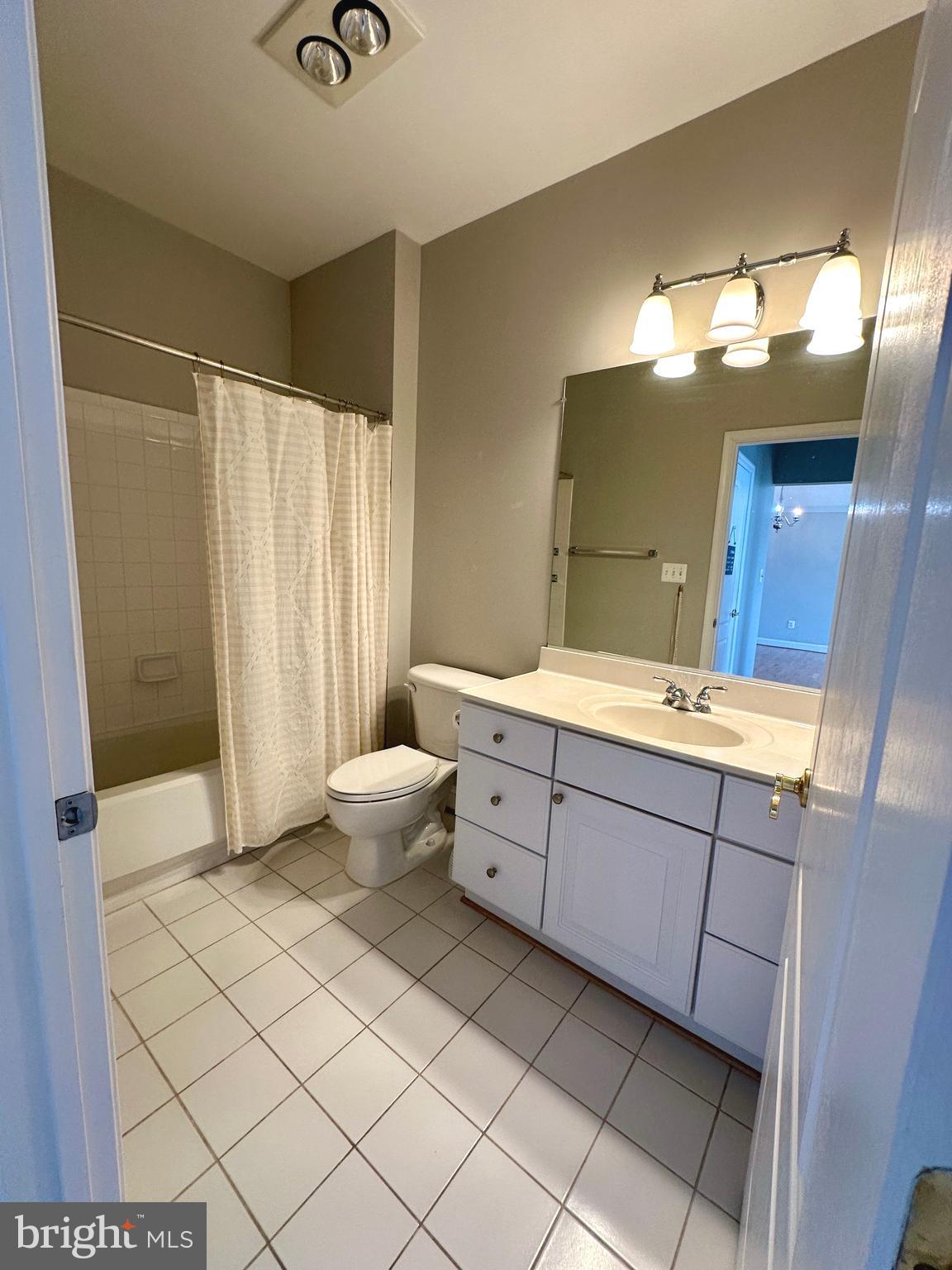 RIVER HILL - Residential Lease