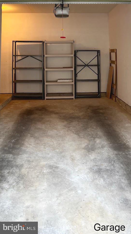 RIVER HILL - Residential Lease