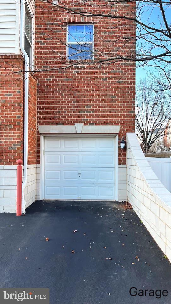 RIVER HILL - Residential Lease