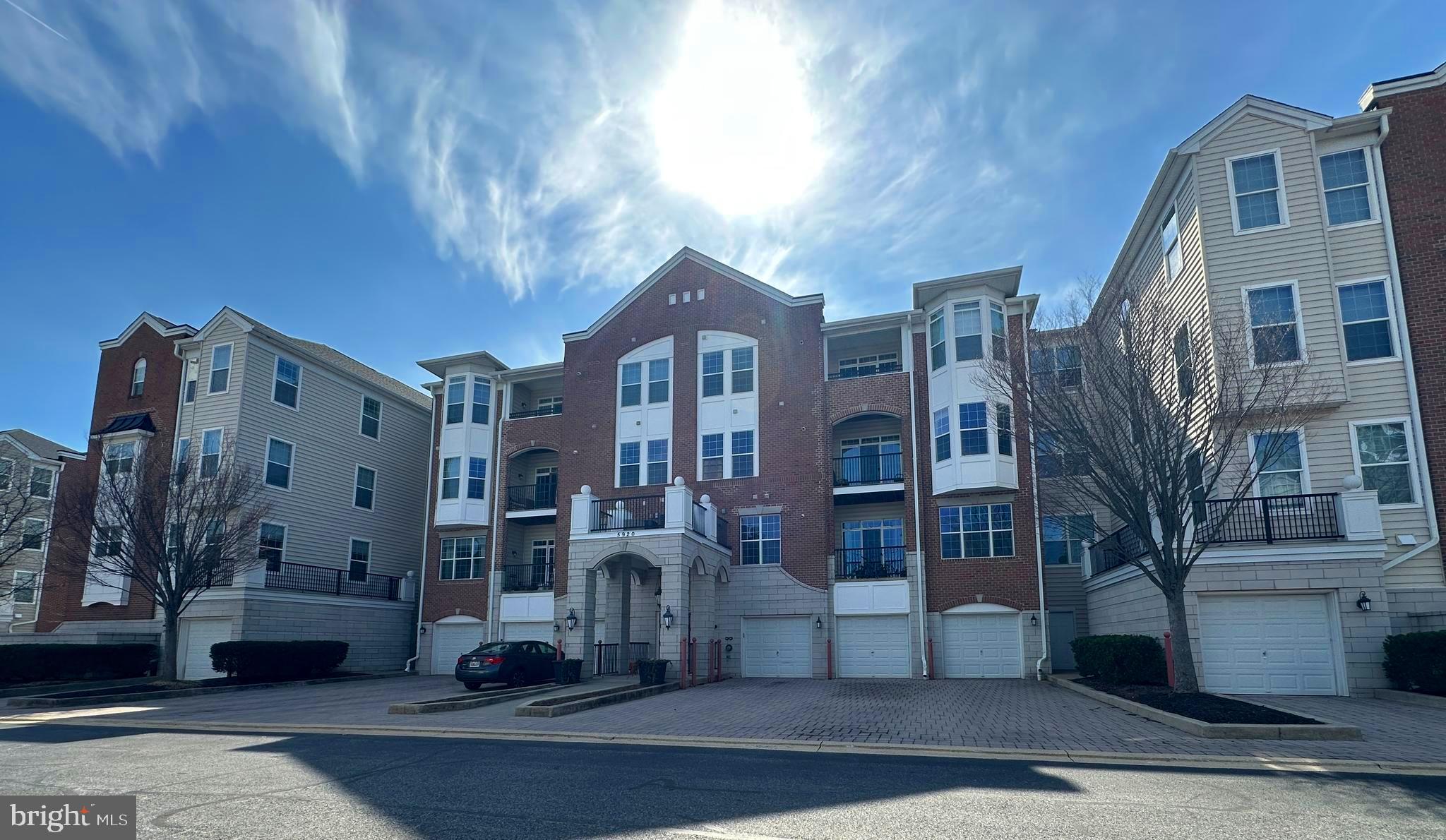 RIVER HILL - Residential Lease