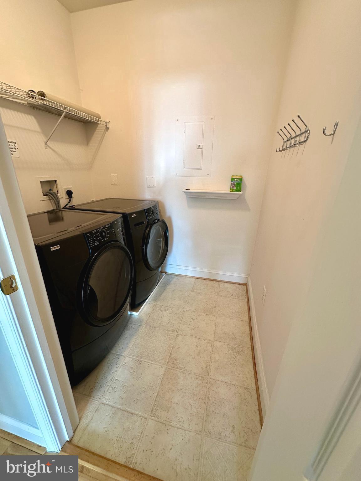 RIVER HILL - Residential Lease