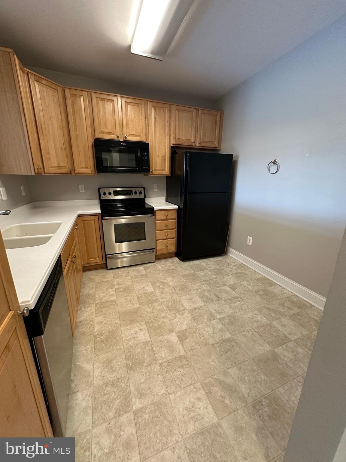 RIVER HILL - Residential Lease