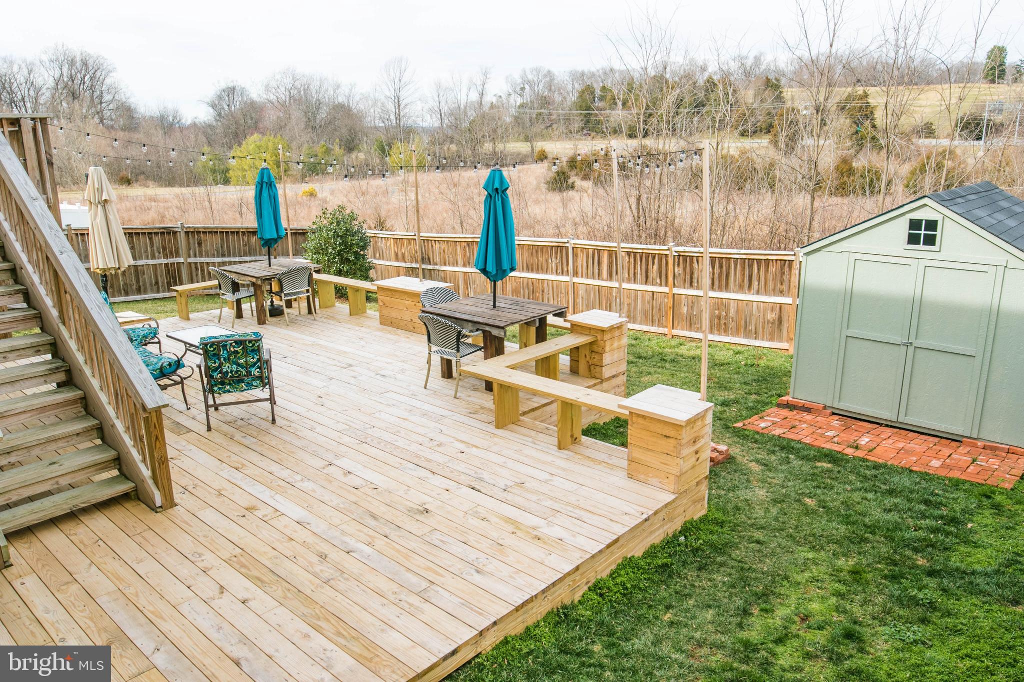 THREE FLAGS - Residential