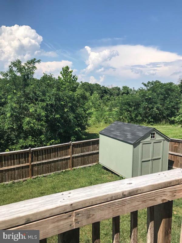 THREE FLAGS - Residential