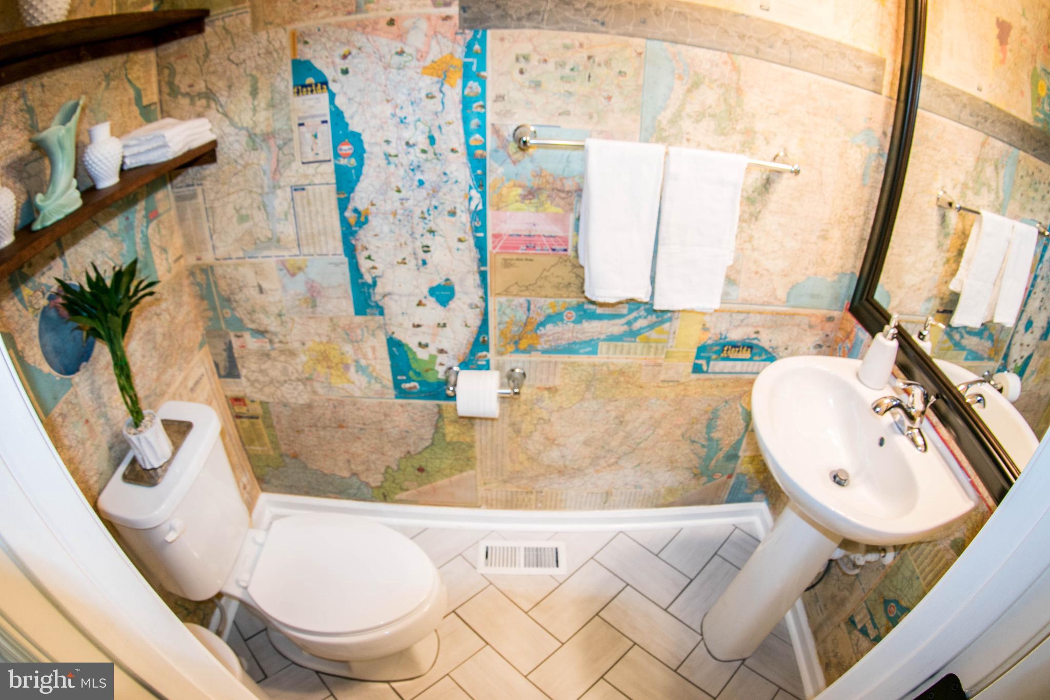 THREE FLAGS - Residential