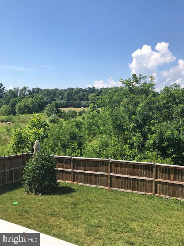 THREE FLAGS - Residential