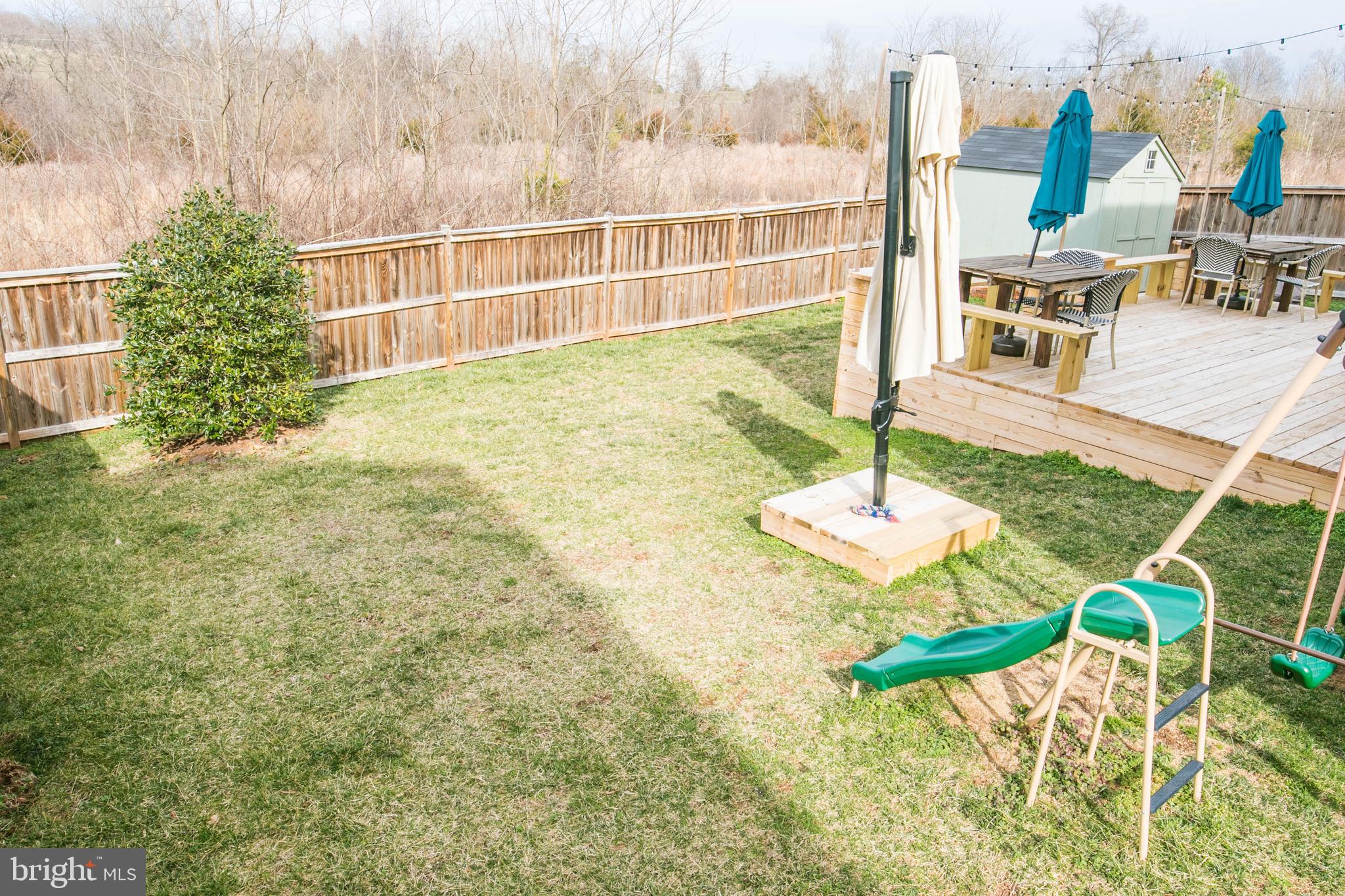 THREE FLAGS - Residential