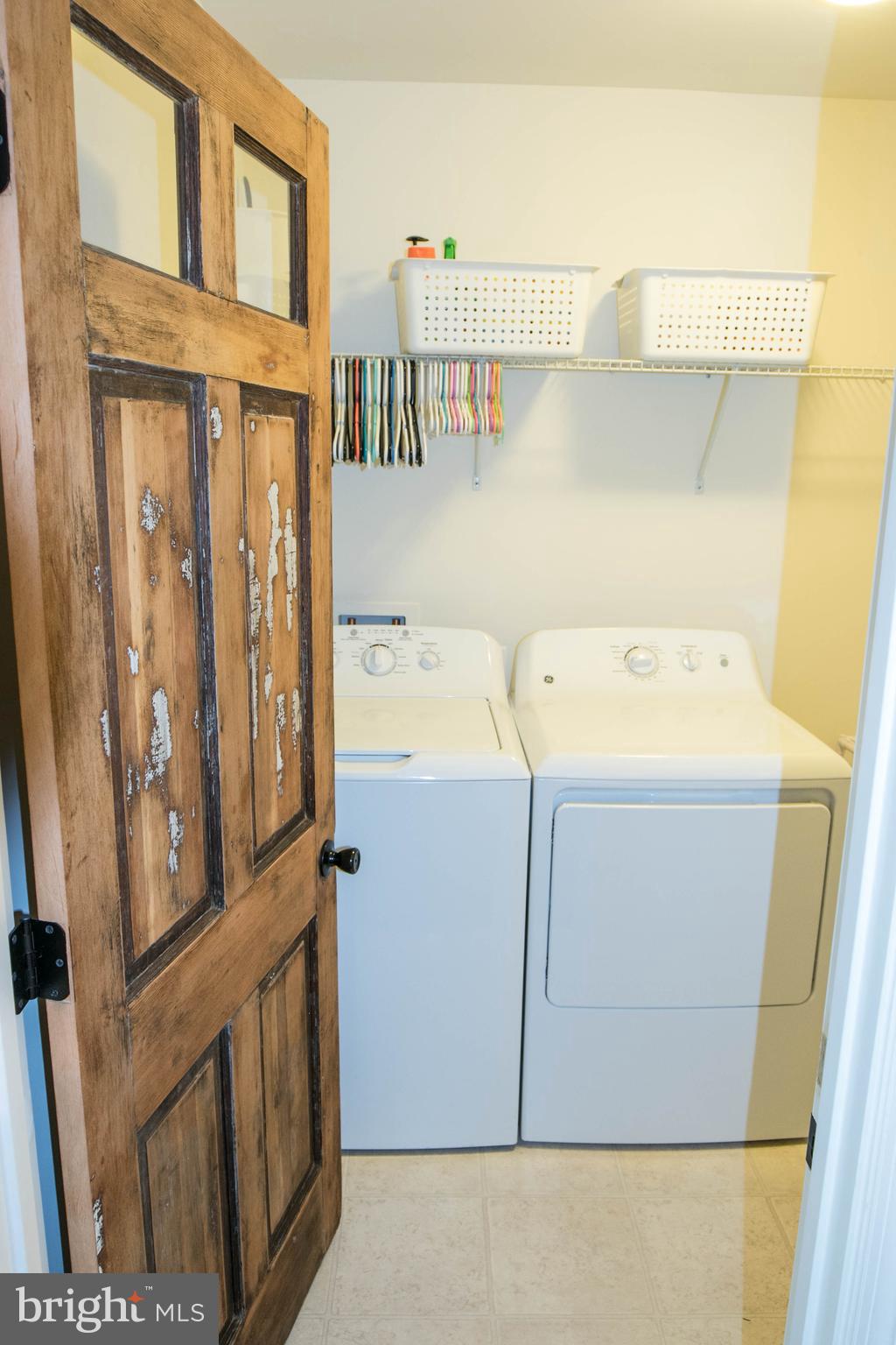 THREE FLAGS - Residential