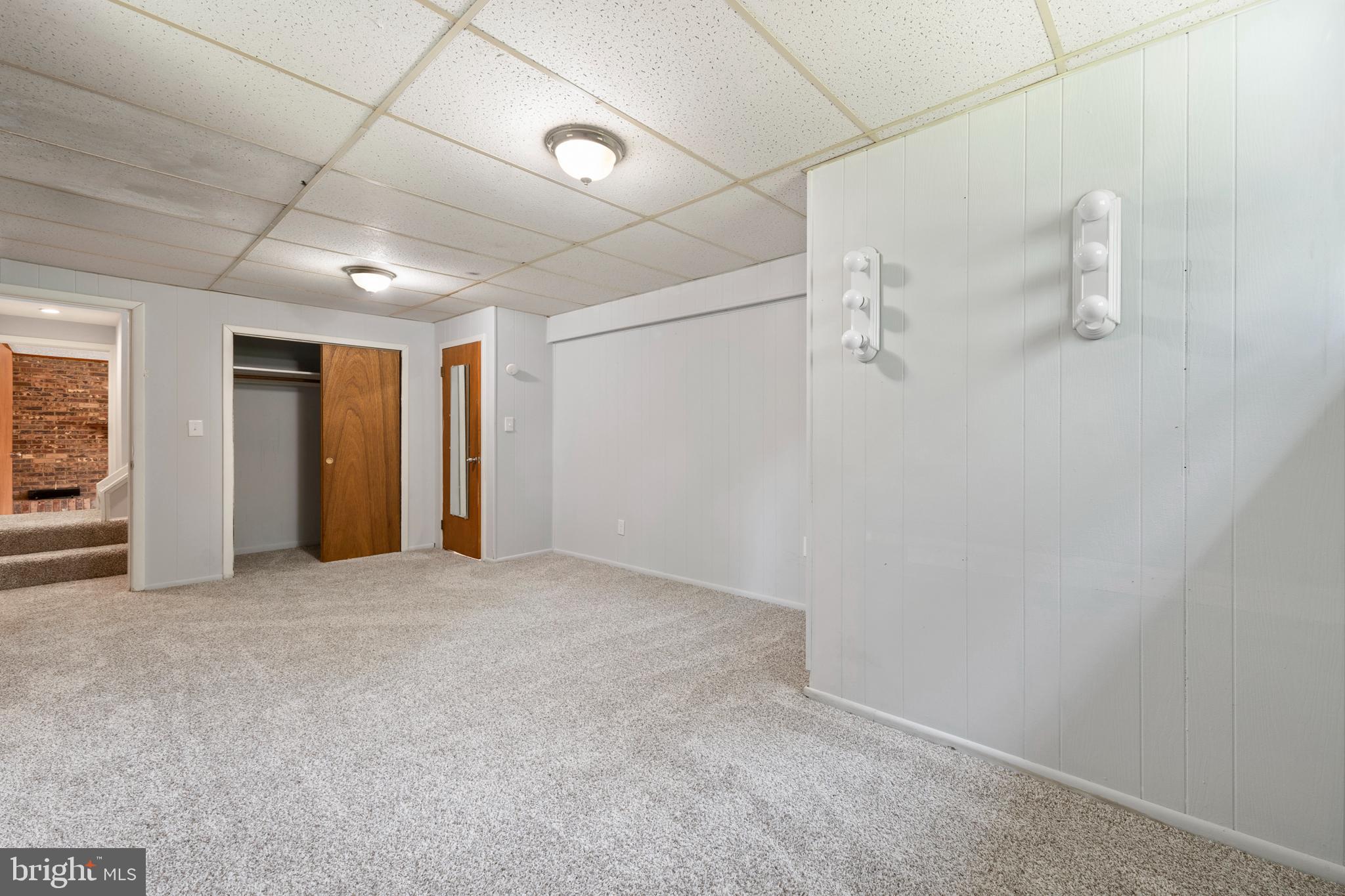 COUNTRY CLUB SOUTH - Residential