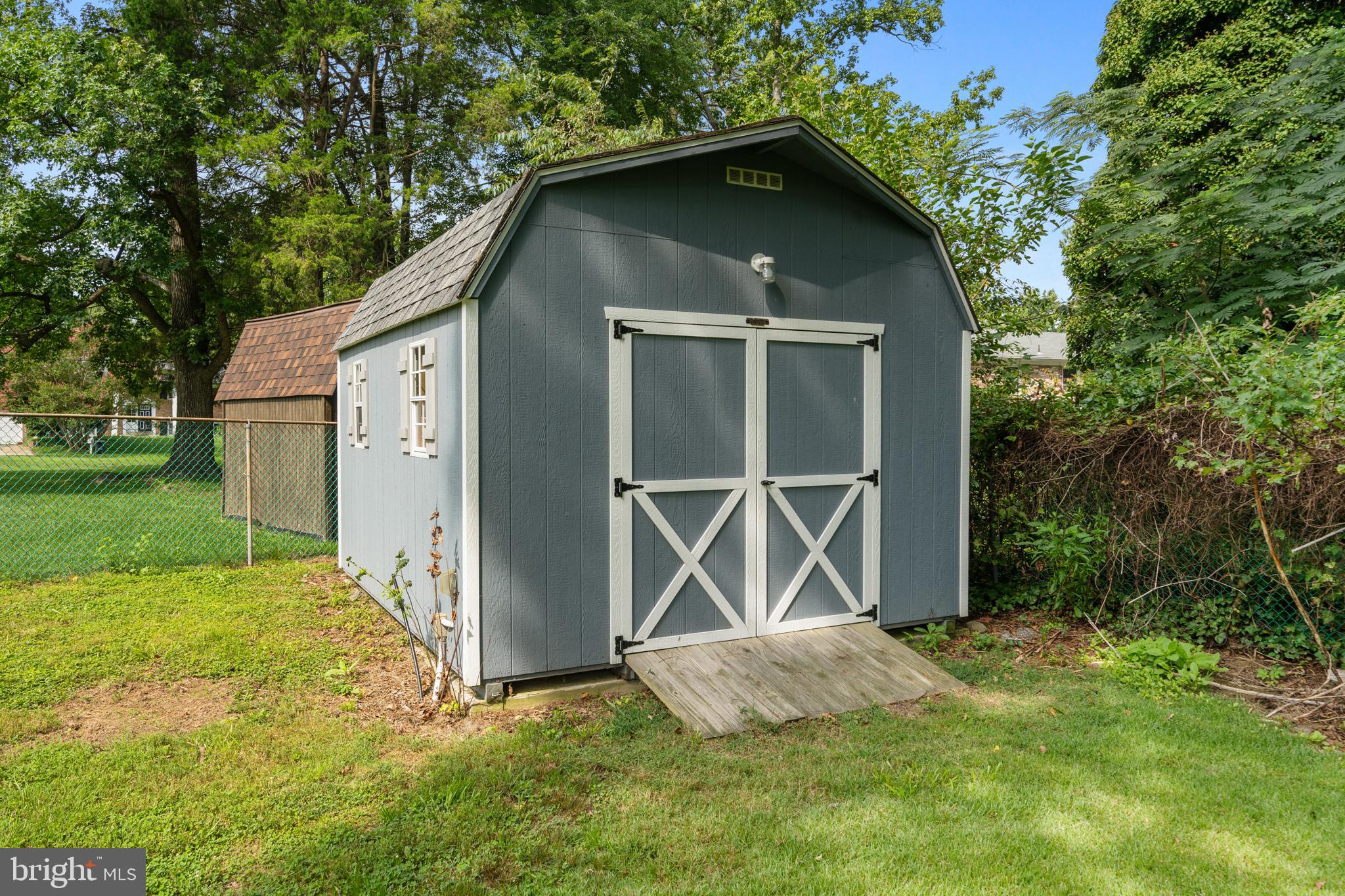 COUNTRY CLUB SOUTH - Residential