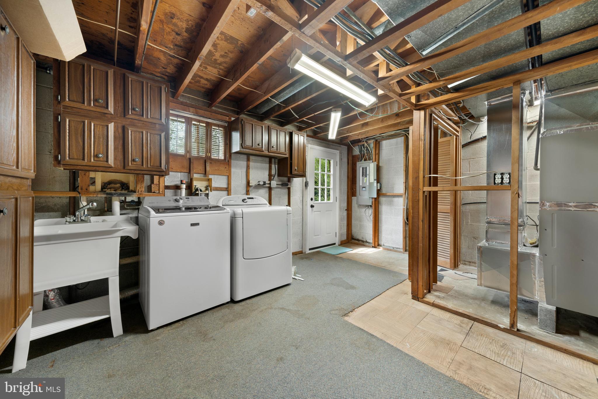 COUNTRY CLUB SOUTH - Residential