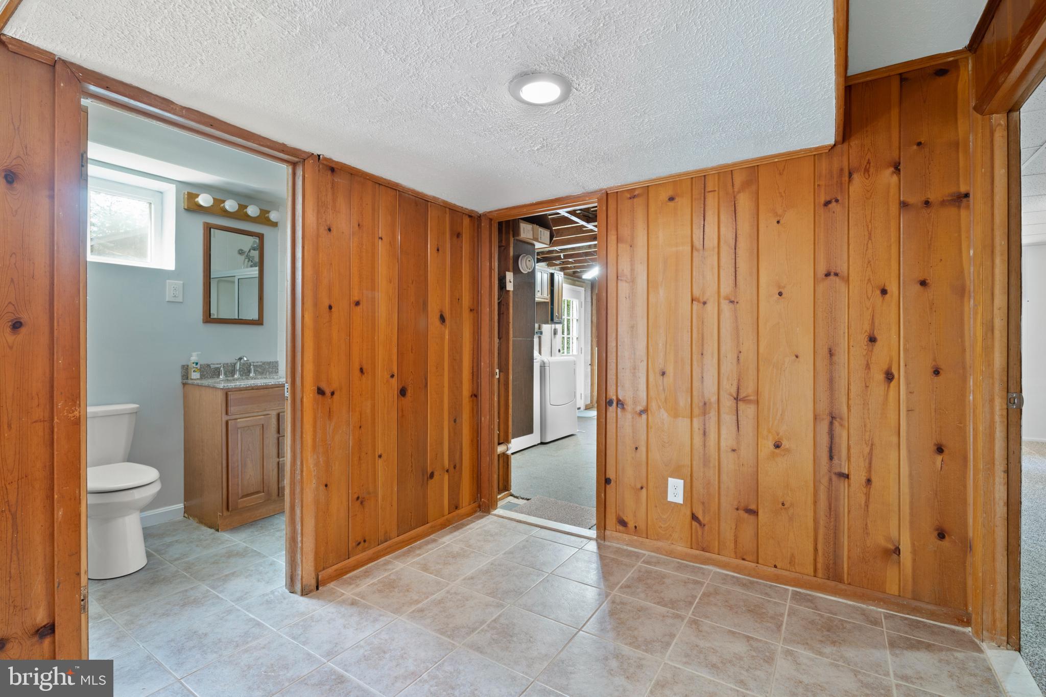 COUNTRY CLUB SOUTH - Residential