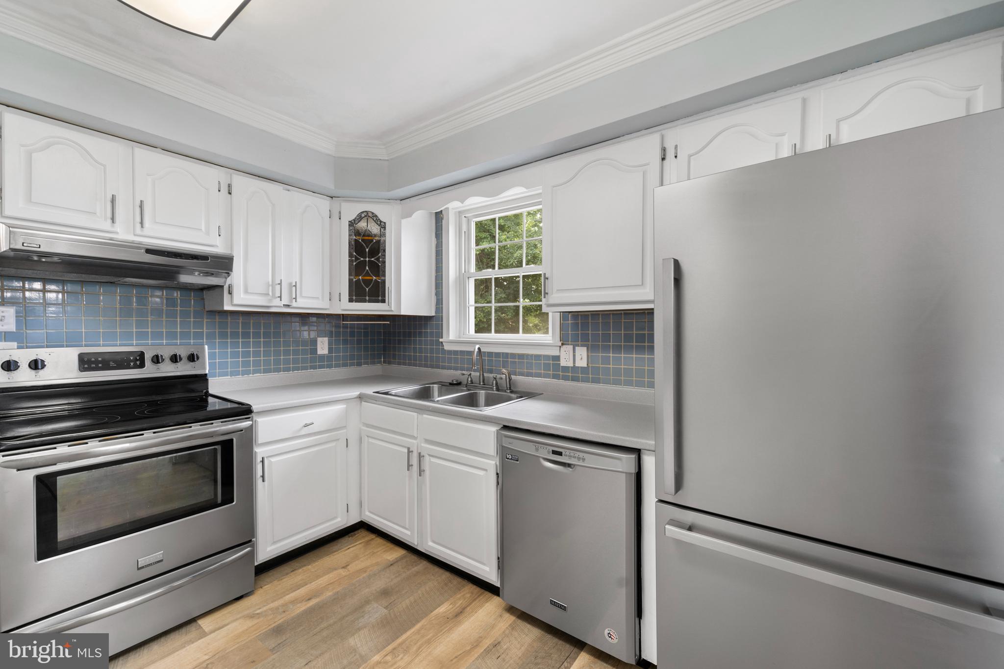 COUNTRY CLUB SOUTH - Residential