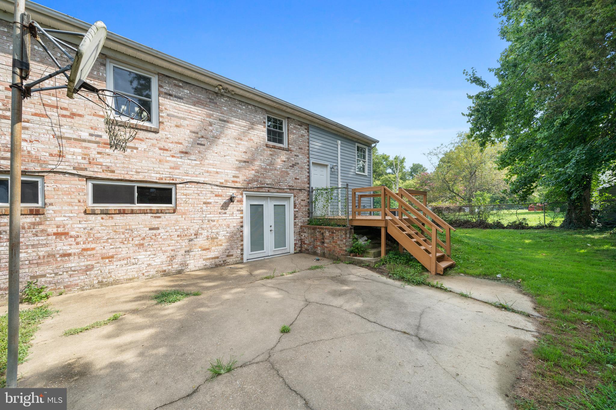 COUNTRY CLUB SOUTH - Residential