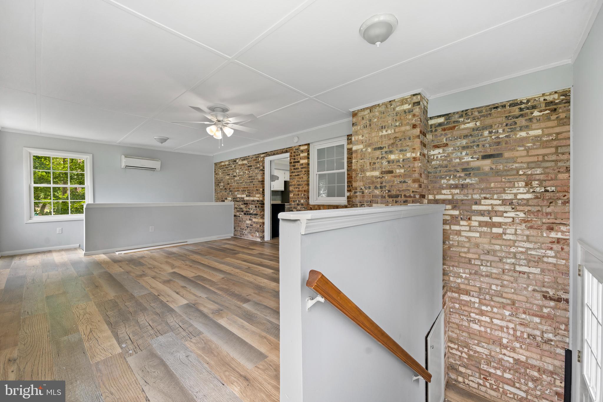 COUNTRY CLUB SOUTH - Residential