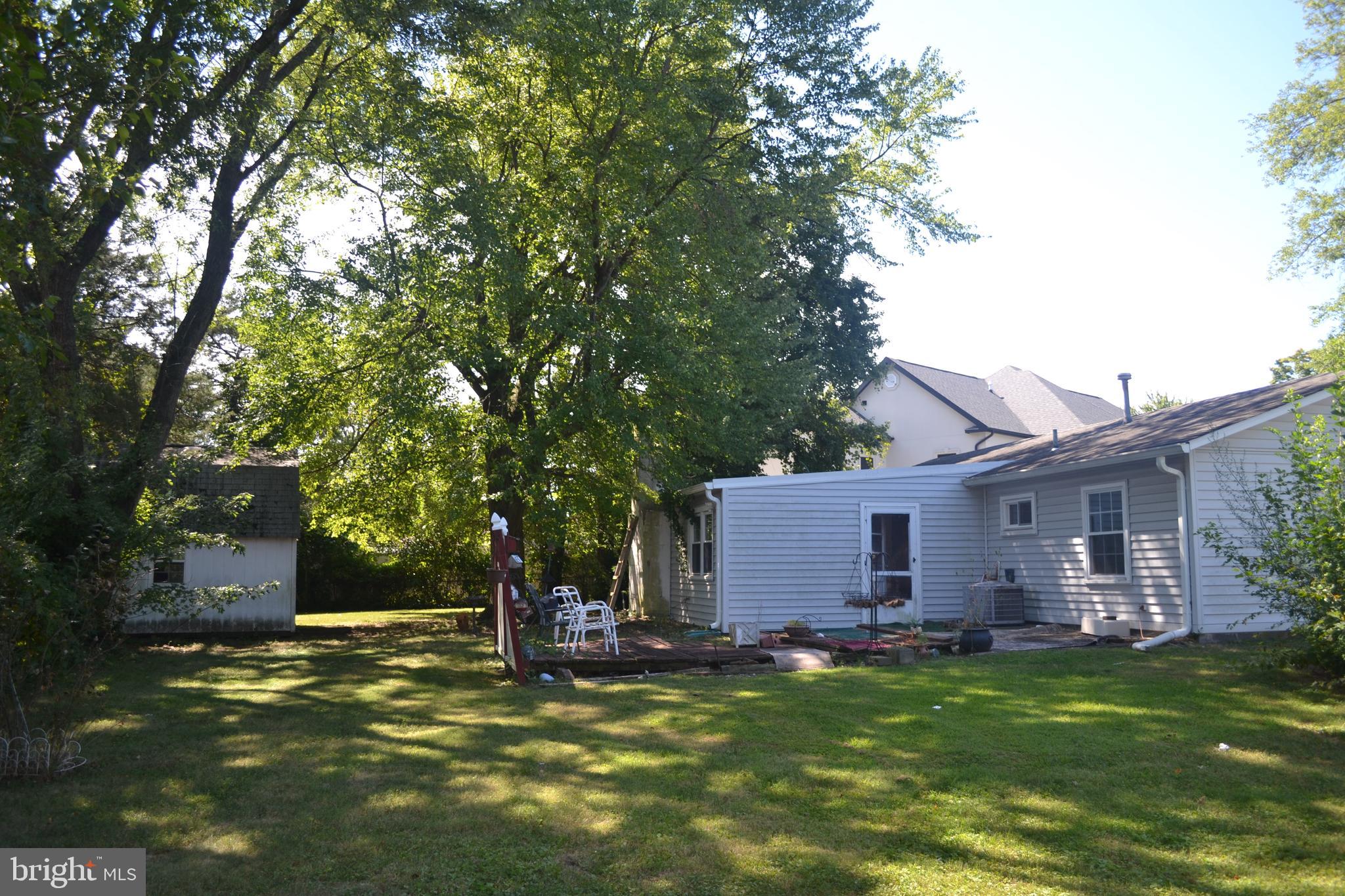 706 S DOGWOOD COURT