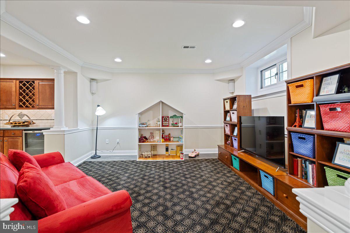WEST HUNT - Residential