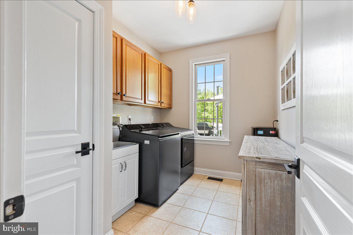 WEST HUNT - Residential