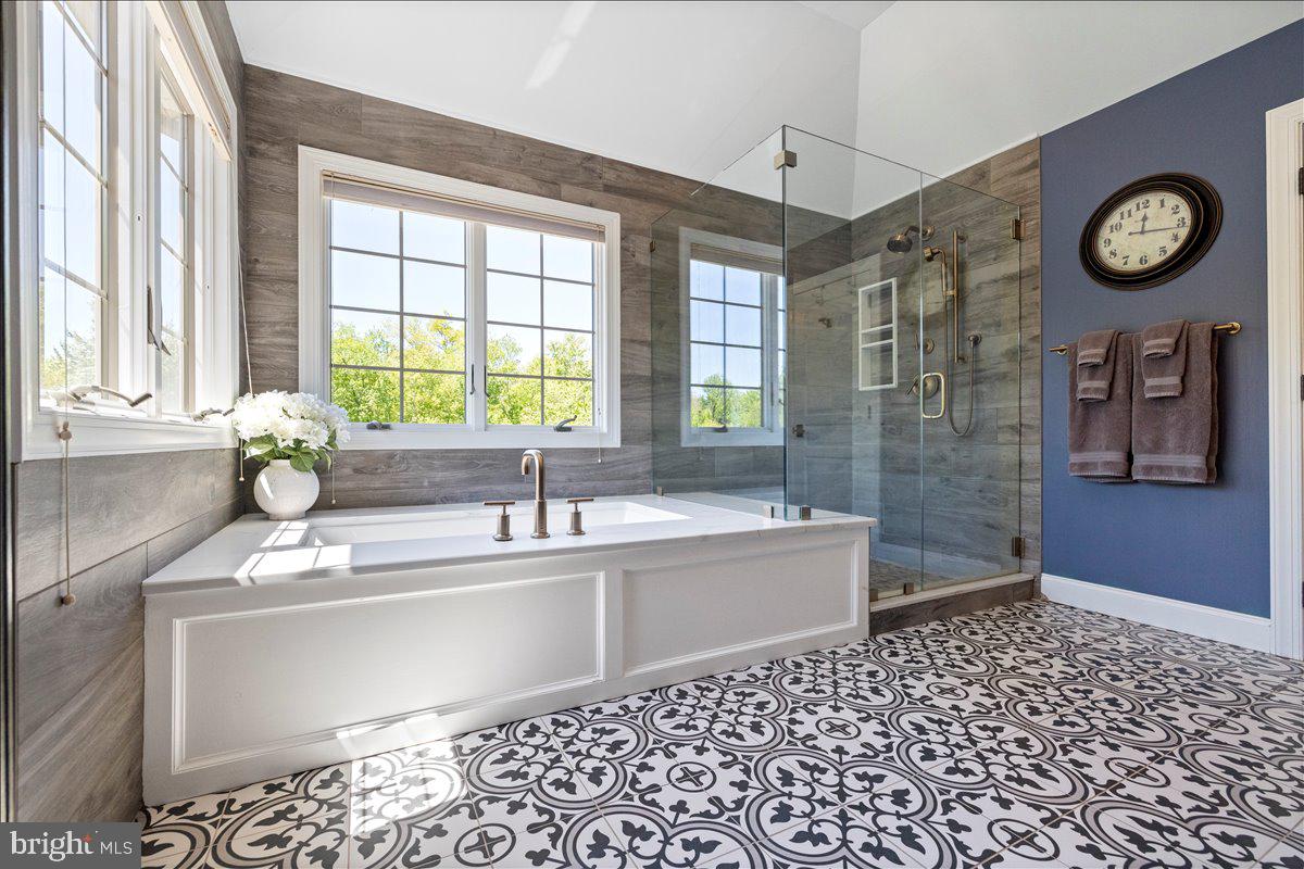 WEST HUNT - Residential