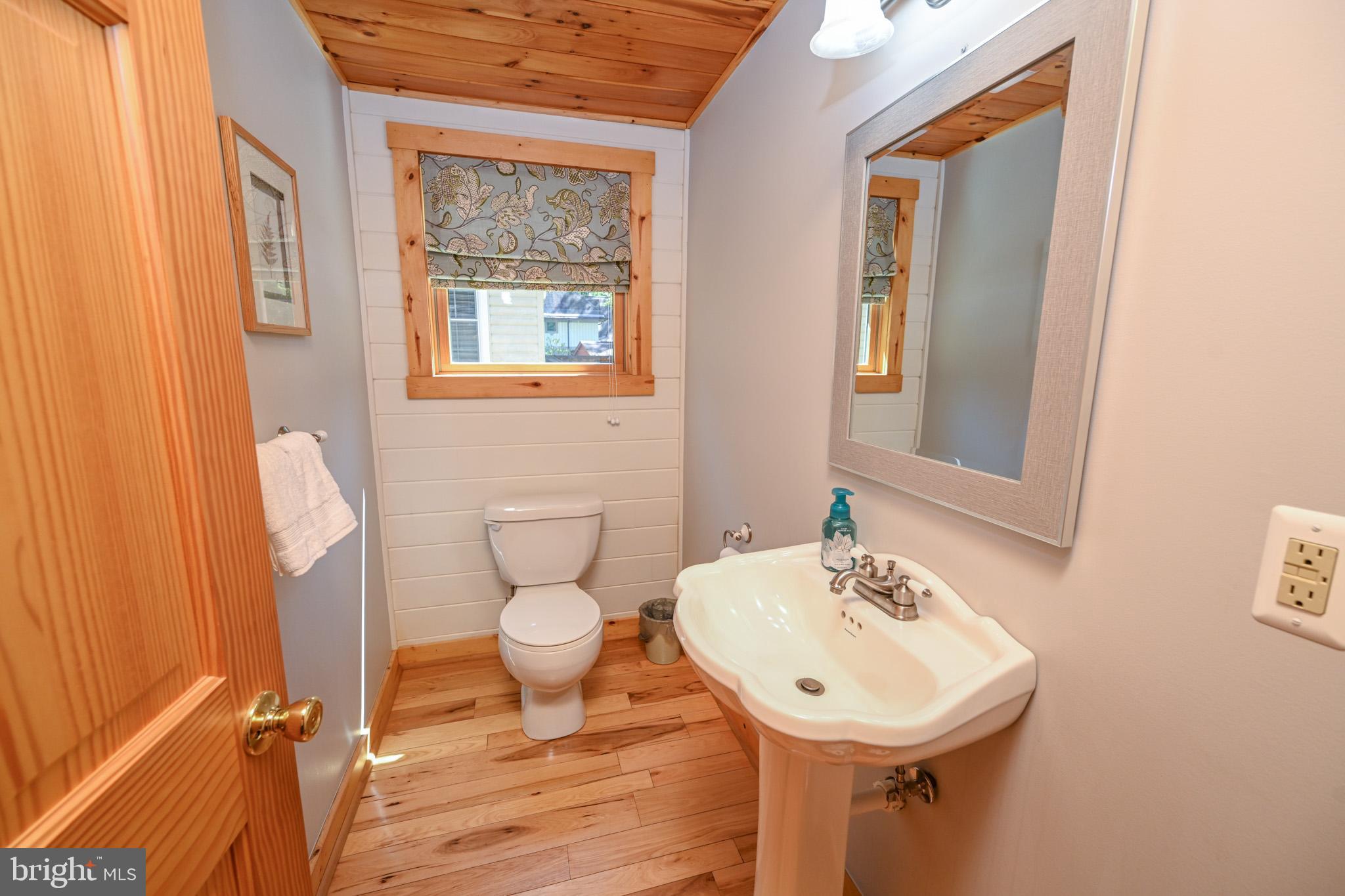 MCCOMAS BEACH - Residential