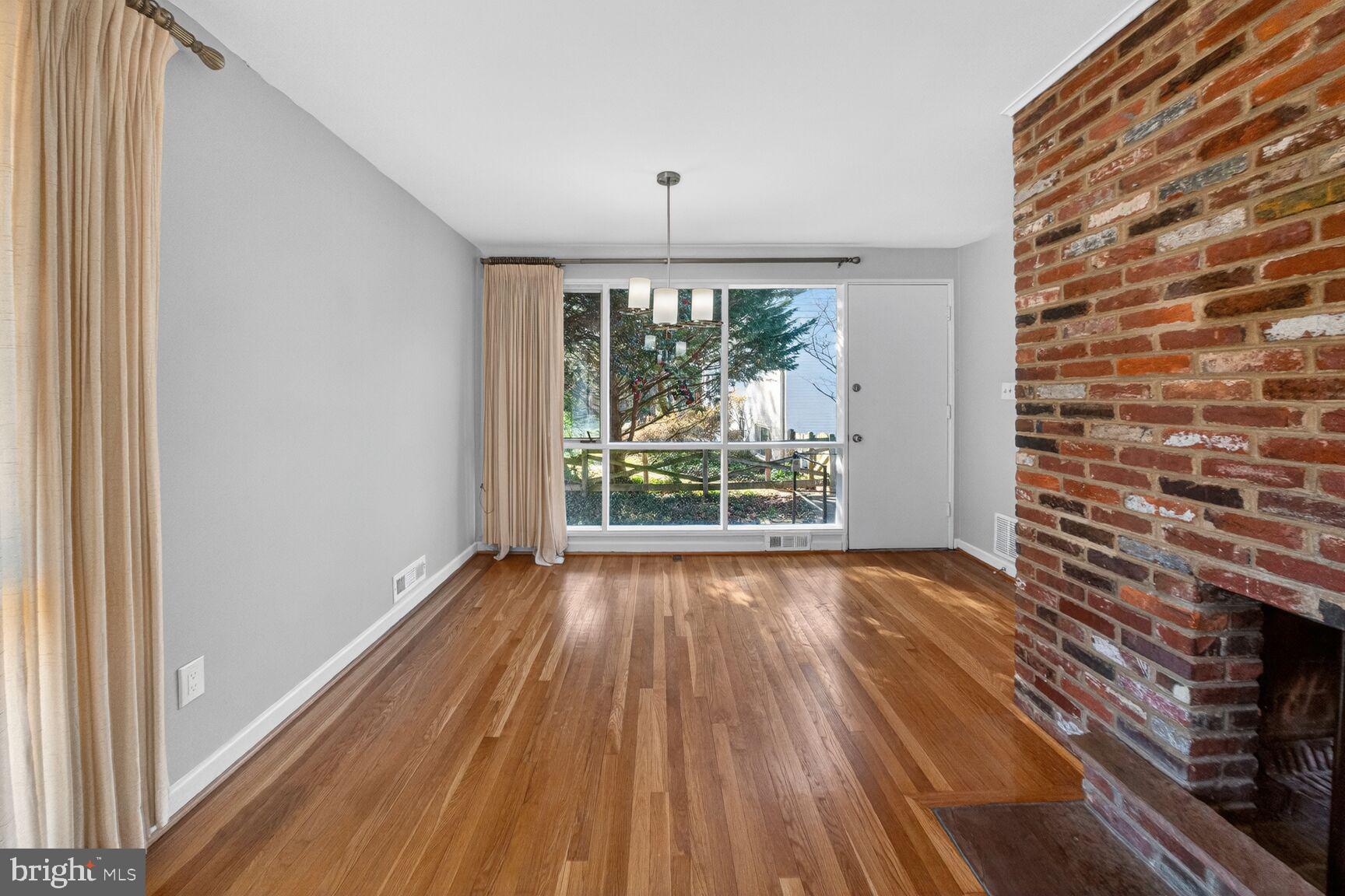 WILDWOOD MANOR - Residential Lease