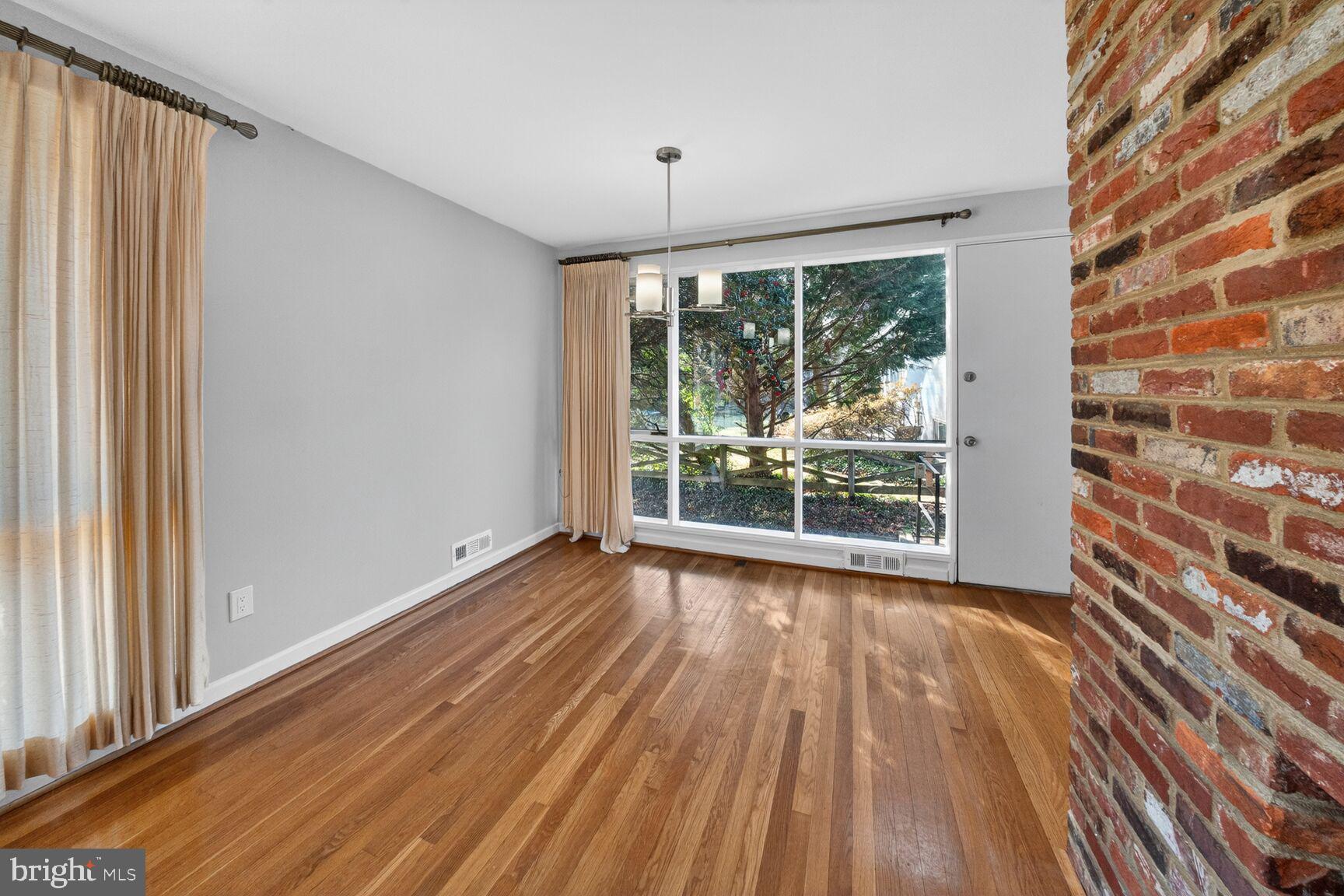 WILDWOOD MANOR - Residential Lease