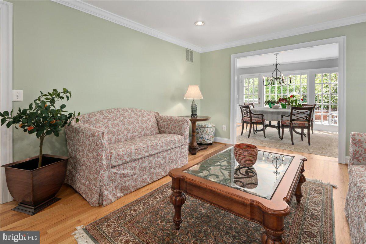 RIVERWOOD - Residential