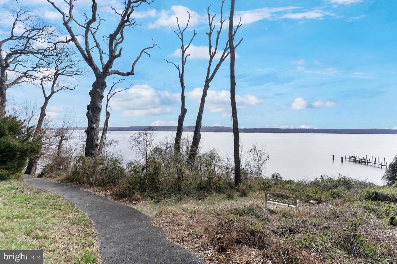 RIVERWOOD - Residential