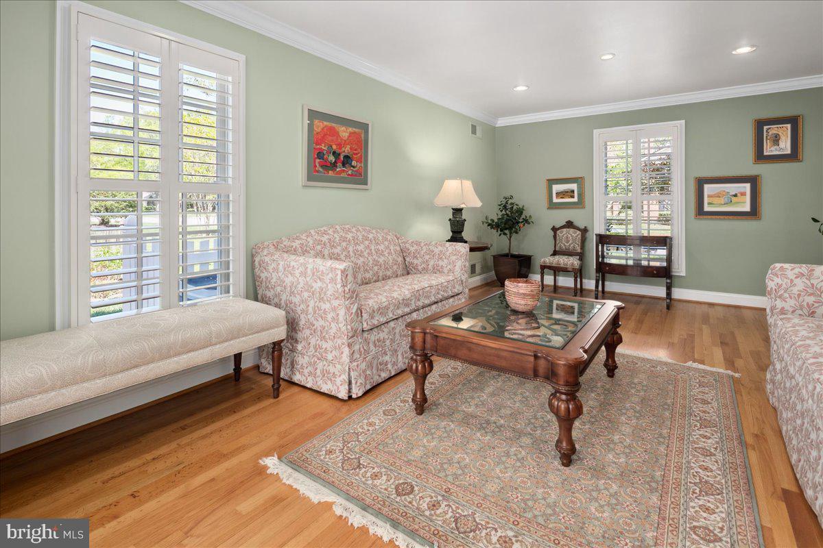 RIVERWOOD - Residential