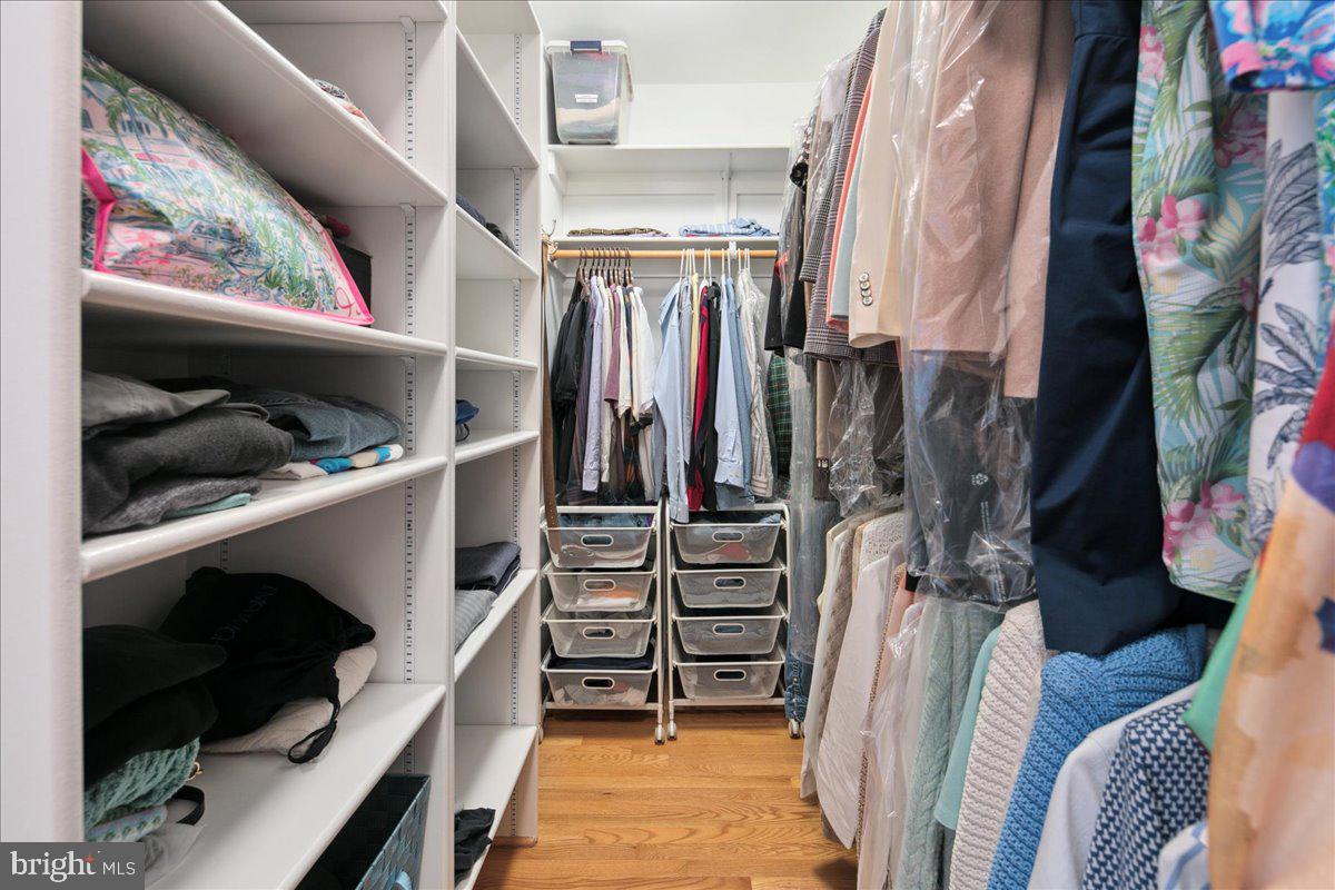 RIVERWOOD - Residential