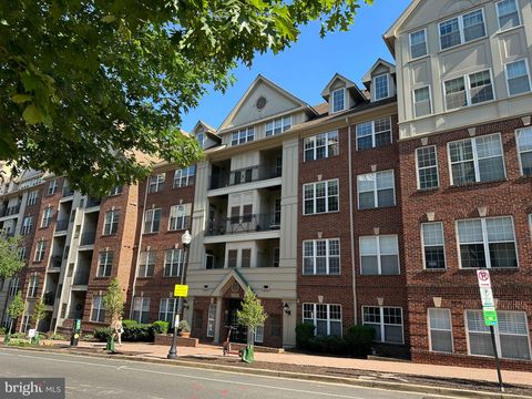 Photo of 2330 14th Street N #204, ARLINGTON, VA 22201 (MLS # VAAR2073530)