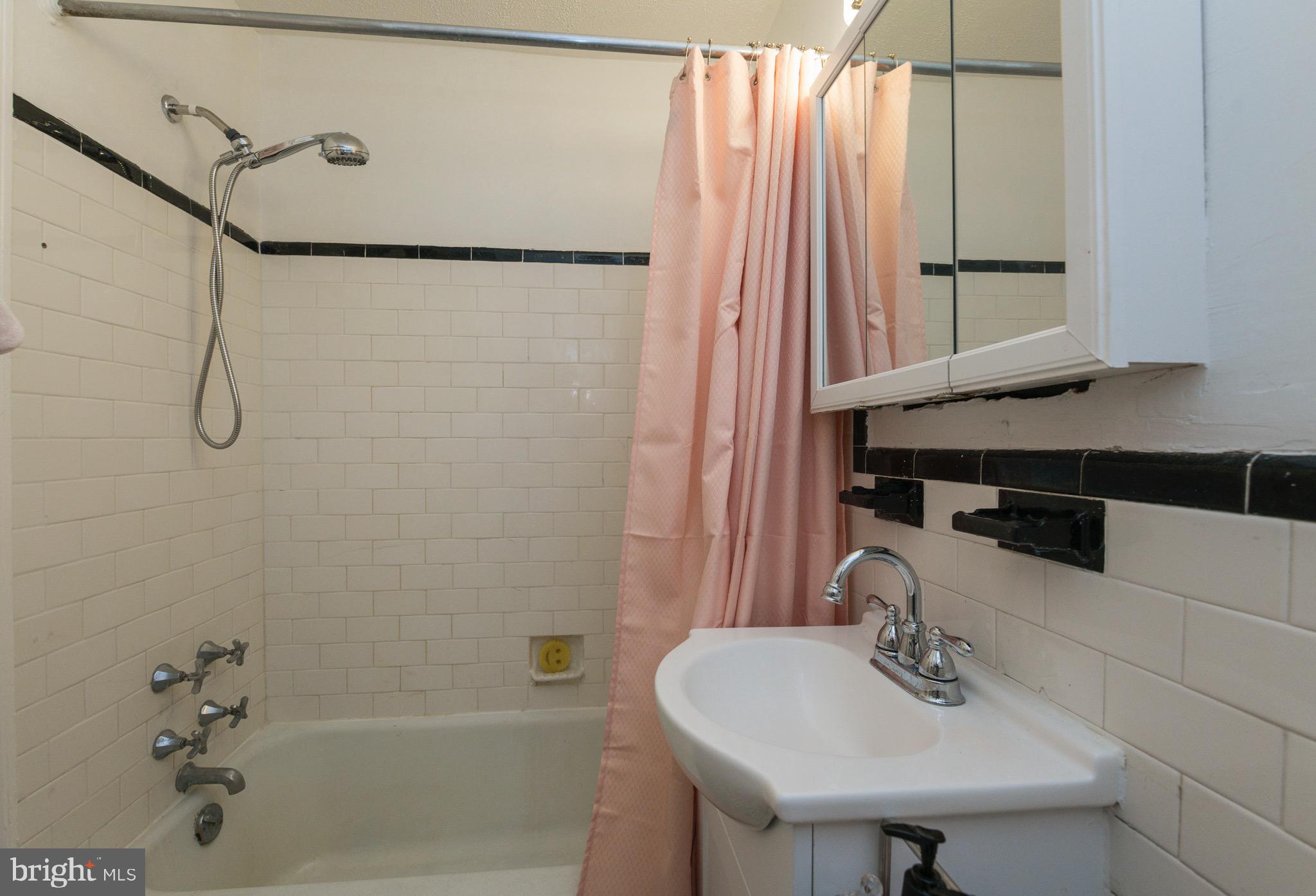 GREEKTOWN - Residential