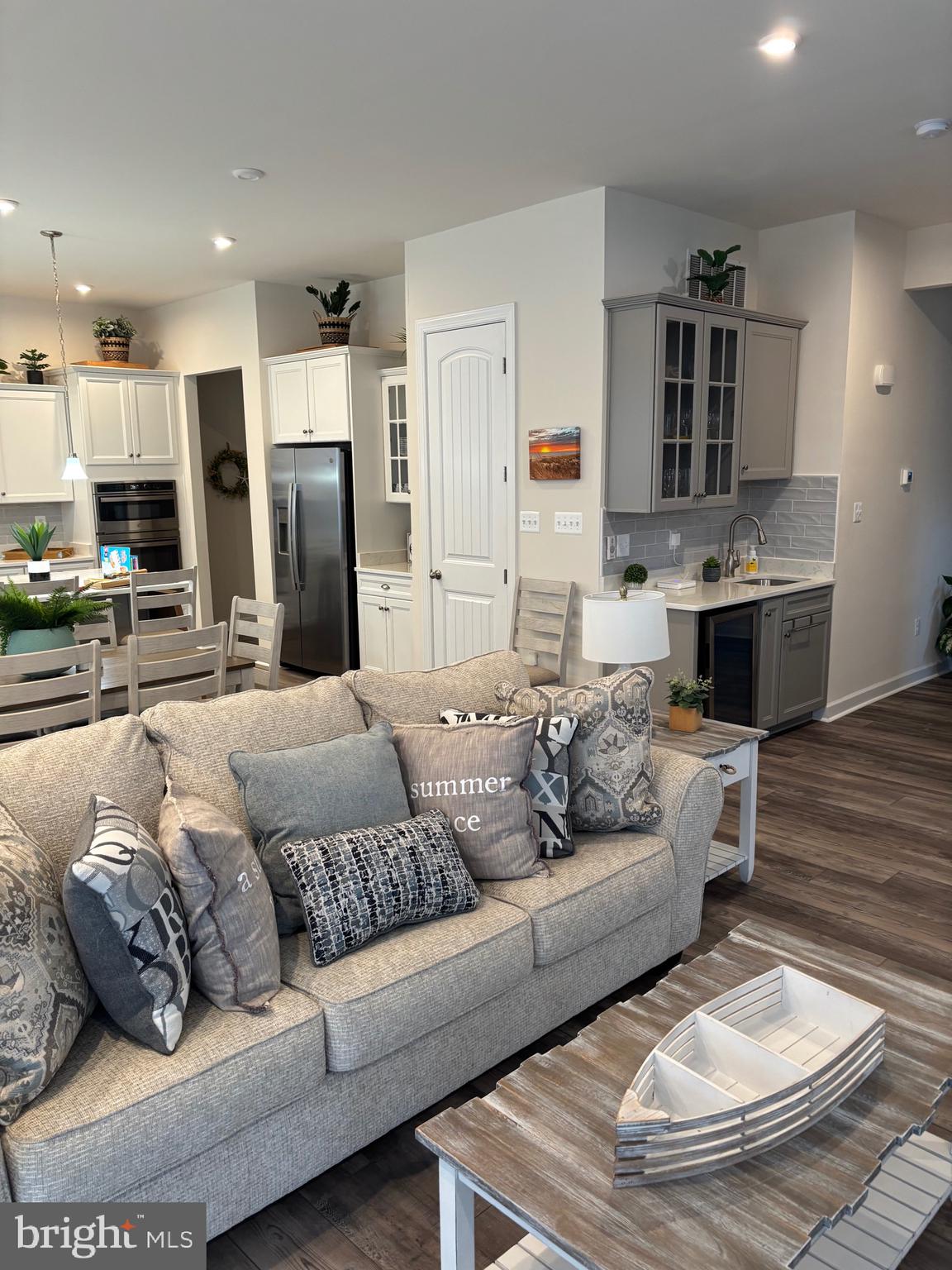 OCEAN VIEW BEACH CLUB - Residential